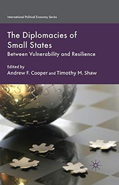 portada The Diplomacies of Small States: Between Vulnerability and Resilience (International Political Economy Series)