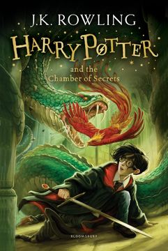 portada Harry Potter and the Chamber of Secrets (in English)
