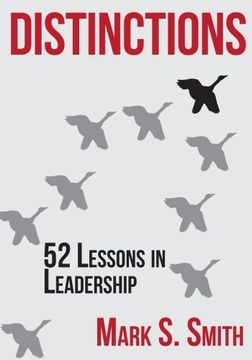 portada Distinctions: 52 Lessons in Leadership (en Inglés)
