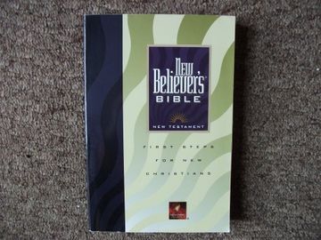 portada New Believer's Bible: New Testament, new Living Translation (en Inglés)
