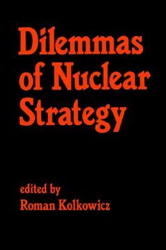 portada dilemmas of nuclear strategy (en Inglés)